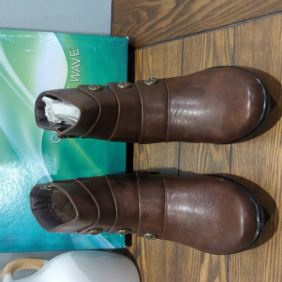 EASY STREET Ariene Boot - Picture 2 of 3